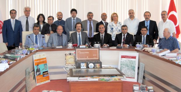 CÜSAM´a Tarihi Hediye