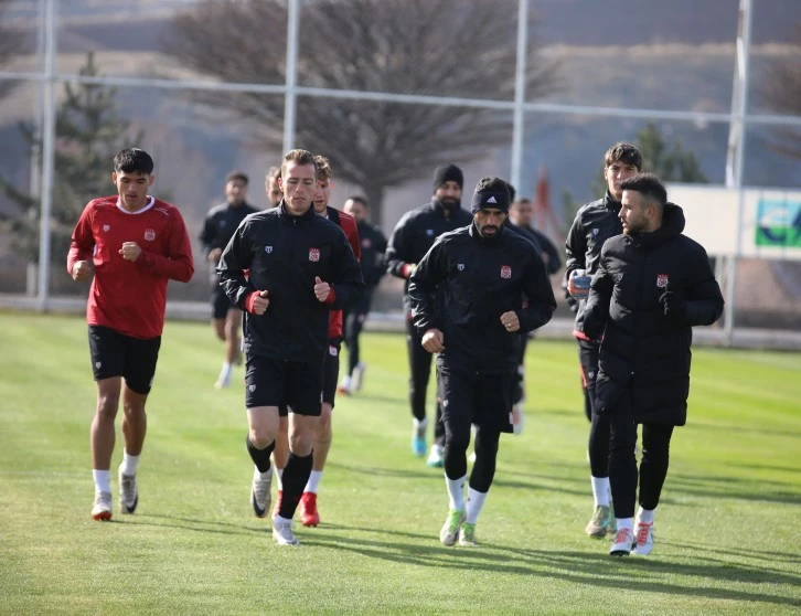 Sivasspor Hocasız Çalıştı