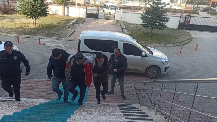 Eski Eşini ve Kızını Öldüren Şüpheli Adliyeye Sevk Edildi