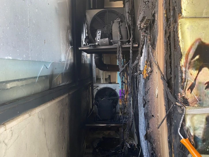 Balıkçı Dükkanını Alevler Sardı