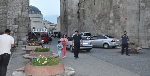 Ücretsiz Tarihi Otopark