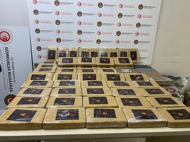 Muz Dolu Konteynerde 77 Kilogram Kokain Ele Geçirildi 