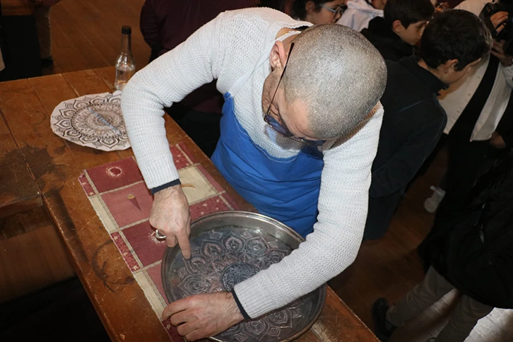 Eski Bakırla Terapi Görüyorlar 
