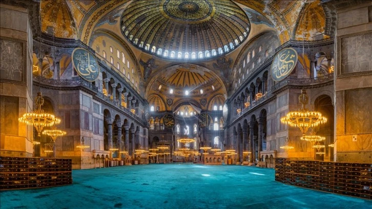 Ayasofya'da Yeni Düzenleme Başlıyor