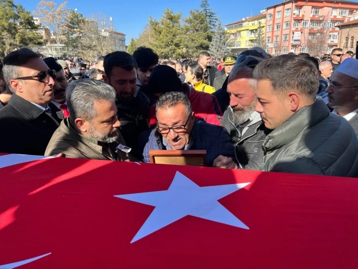 Şehit Üsteğmen Delen Gözyaşlarıyla Son Yolculuğuna Uğurlandı
