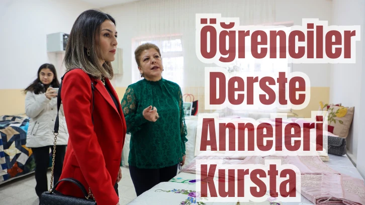 Öğrenciler Derste  Anneleri Kursta