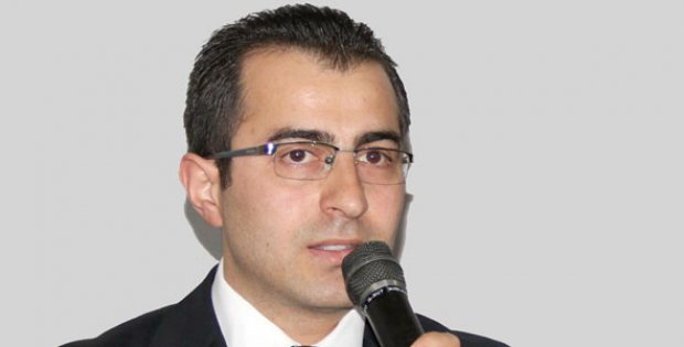 Tırnaklarıyla Kazıya Kazıya Geldi