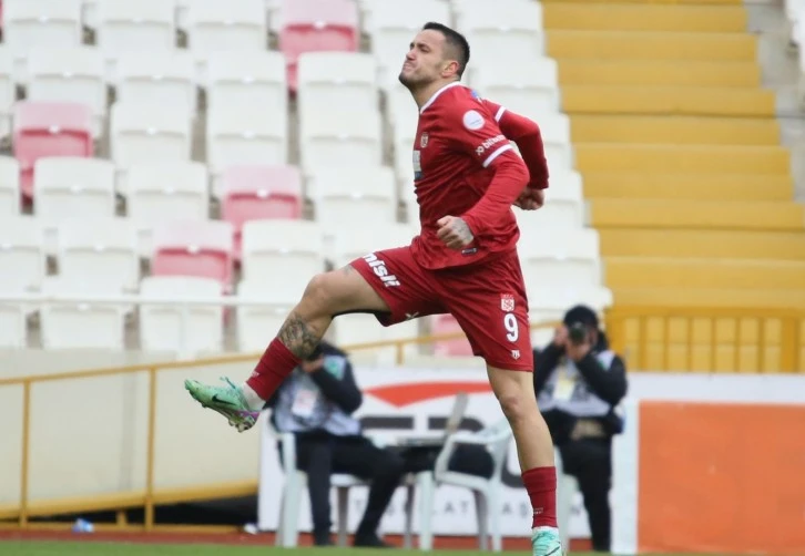 Golcü Yine İş Başında!