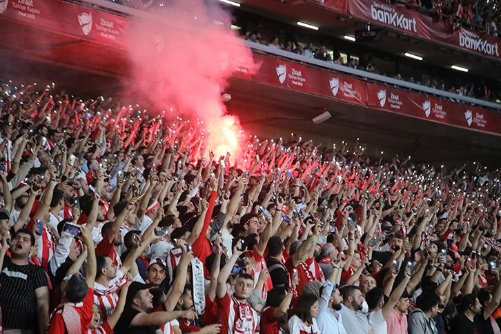 Sivassporlu Taraftarlardan Kombine Kampanyası!