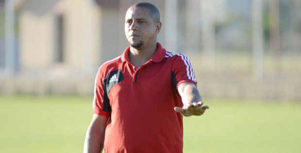 Gözler Carlos´ta