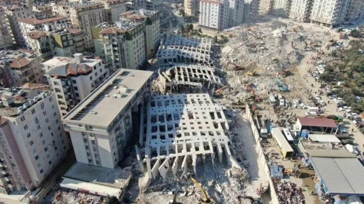 Hatay'da 269 Kişiye Mezar Olan Rönesans Rezidans'ın Müteahhidinden Skandal Savunma