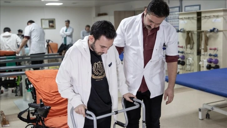 Protezleriyle Ayağa Kalktı Ruhunu 'Kemanla' İyileştirecek