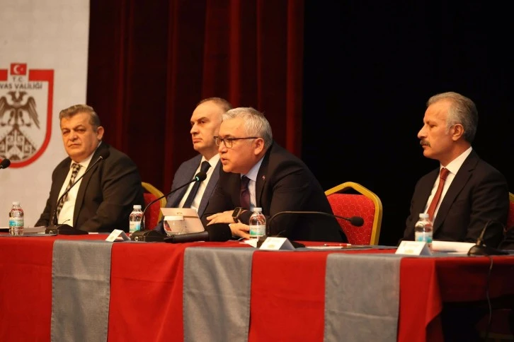 Sivas'ta Okul Güvenliği Toplandı; Alınan Tedbirler Masaya Yatırıldı 