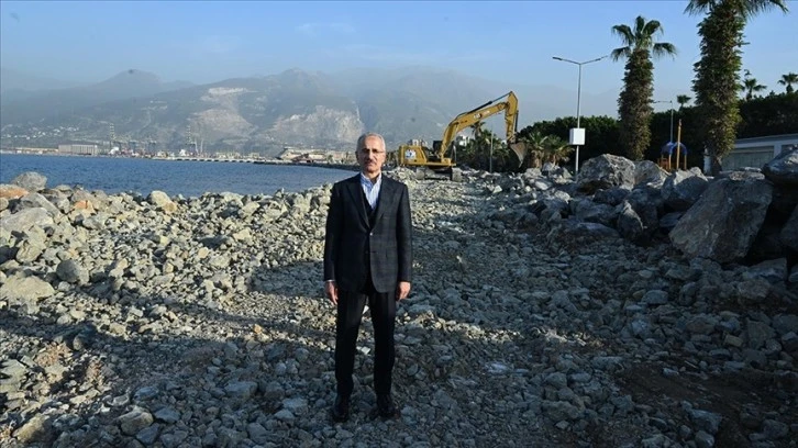 Bakan Uraloğlu Deprem Bölgesindeki Çalışmaları Değerlendirdi! 