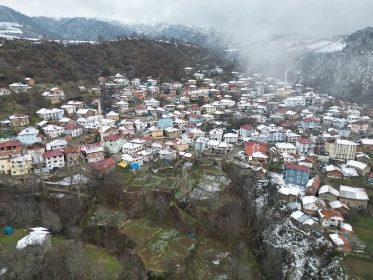 Sivas'ın Yanı Başındaki 350 Haneli Köyün Boşaltılması Gündemde