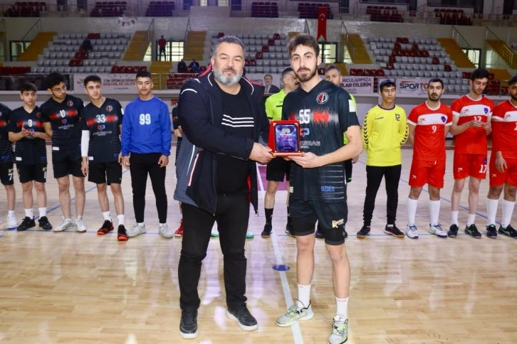 Genç Sporcuya “Fairplay” Plaketi