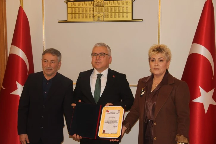Sivas'ta Emekli Öğretmenlerden Anlamlı Bağış 