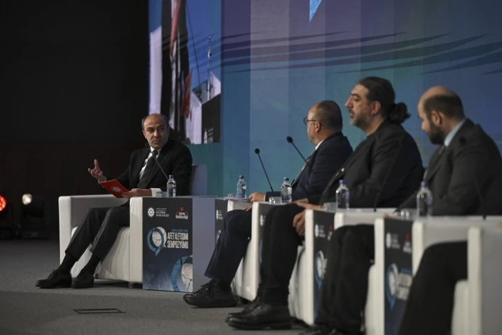 SCÜ'lü Akademisyen Afet İletişimi Sempozyumu'nda Konuştu