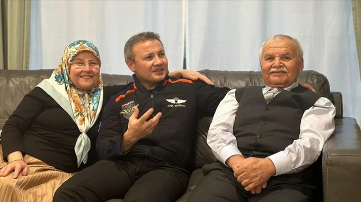 Alper Gezeravcı Ailesiyle Buluştu