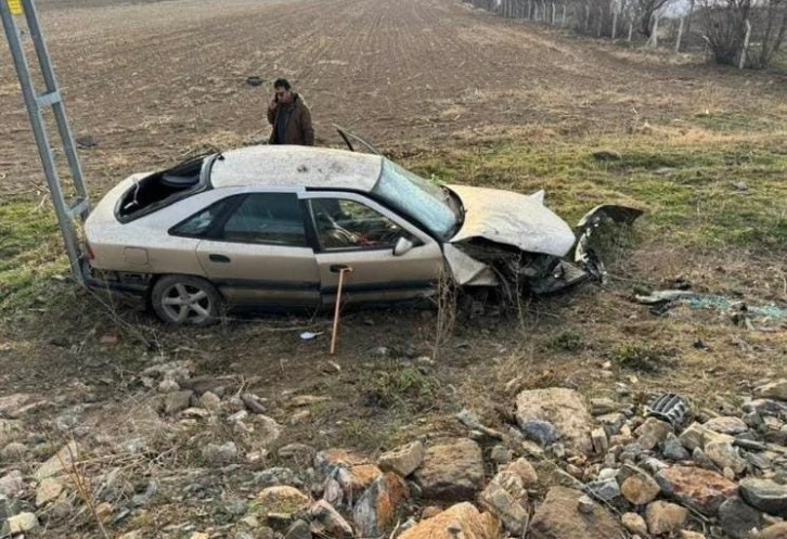 Komşu İlimizde Otomobil Şarampole Uçtu!