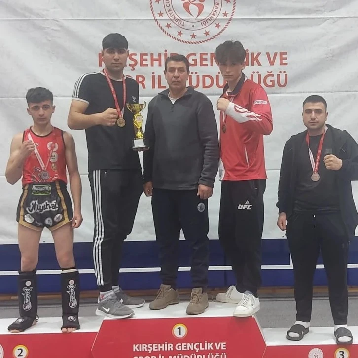 Muaythai'de Madalya Şov