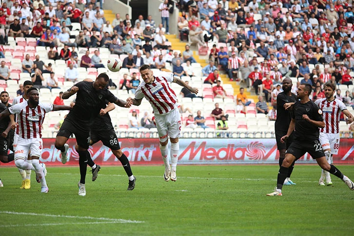 Sivasspor Zorlu Deplasmanda Kozlarını Paylaşacak 