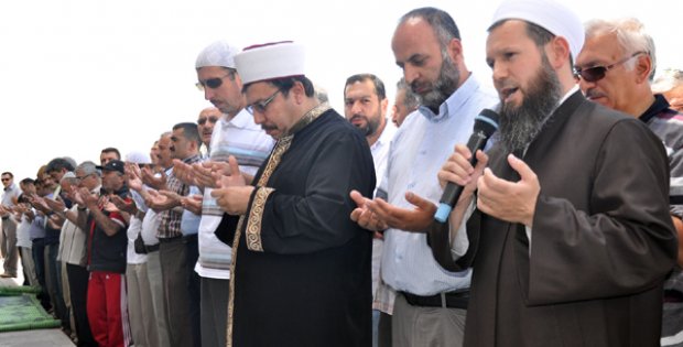 İsrail´e Lanet Yağdı