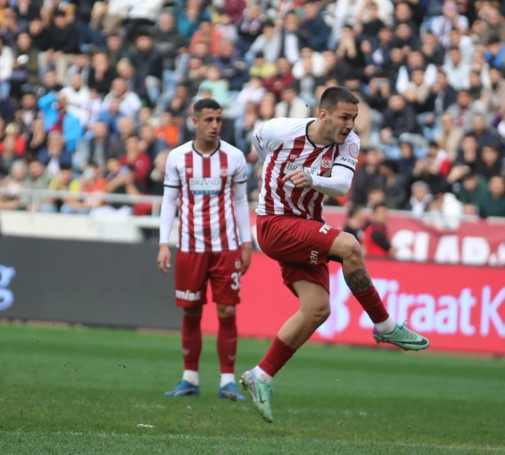 Sivasspor’un Golcüsü İş Başında! 17. Golünü Attı