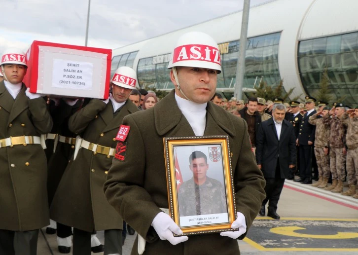 Erzincan Şehidini Karşıladı 