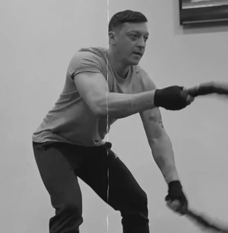 Mesut Özil Survivor'a mı Katılıyor? 