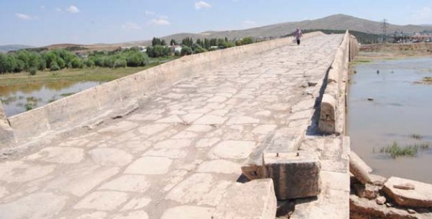 Kesik Köprü´ Gün Yüzüne Çıktı