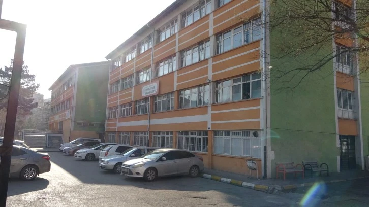 Komşu İlde Yorgun Mermi Okula İsabet Etti