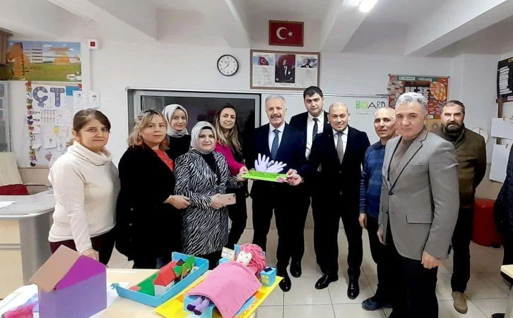 Yener: Öğretmenler Çocuklara Rol Model Olmalı 