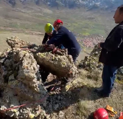 İtfaiyeden Nefes Kesen Keçi Kurtarma Operasyonu