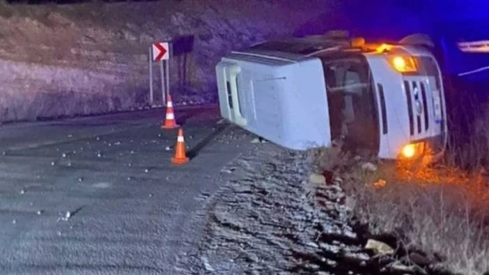 Askerleri Taşıyan Servis Aracı Devrildi