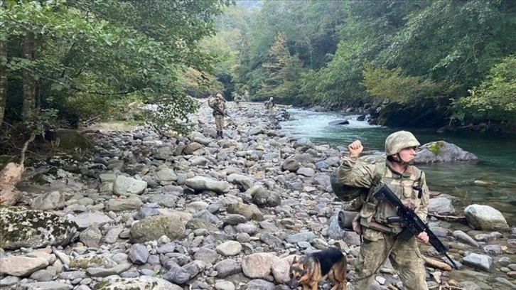 Yunanistan'a Geçmeye Çalışan 5 Terörist Yakalandı 