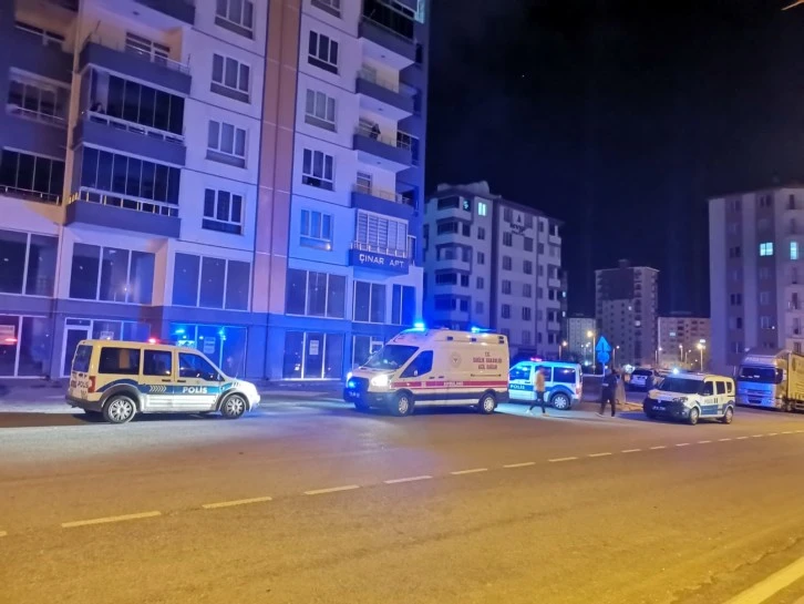  9'uncu Kattan Düşen Genç Hayatını Kaybetti