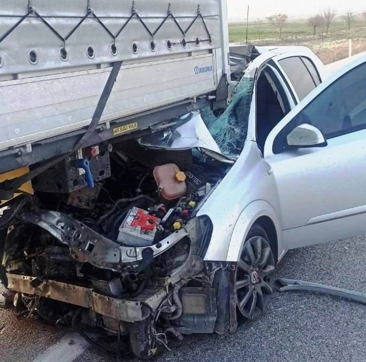 Mobil Tıra Arkadan Çaptı: 1 Ağır Yaralı