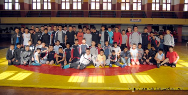 Hesaplar grup maçlarına