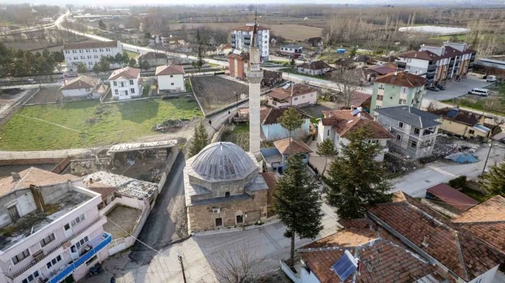 Yıllara Meydan Okuyan Cami Vandallara Direnemedi