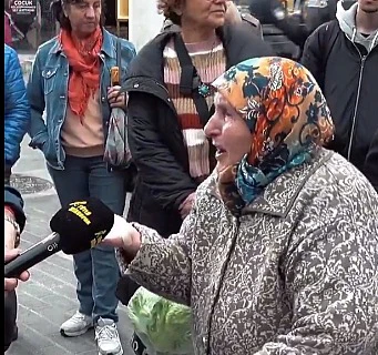 Sokak Röportajında 84 Yaşındaki Teyzenin Söyledikleri Yürek Dağladı: 84 Yaşındayım Bulaşıkçı İşi Arıyorum 