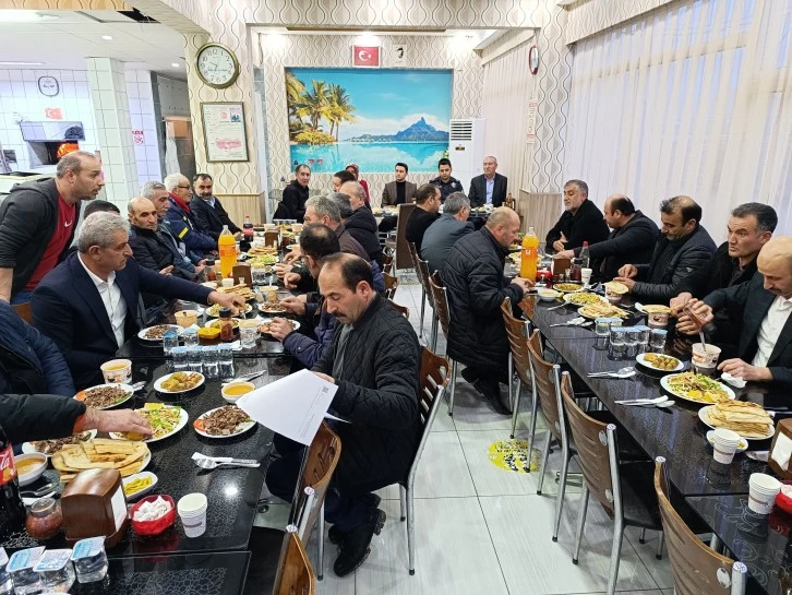 Ulaş Kaymakamı Zafer, Muhtarlarla İftarda bir Araya Geldi