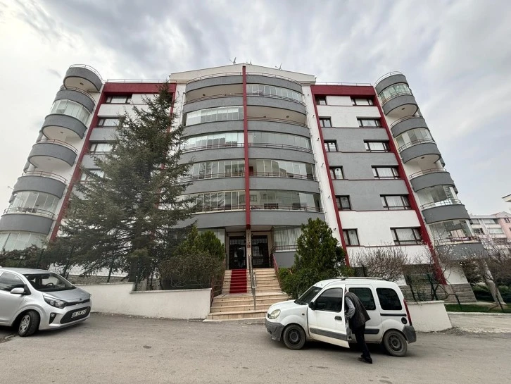 Ankara’da cinnet Geçiren Koca, Karısını Öldürüp Çocuğunu Ağır Yaraladı