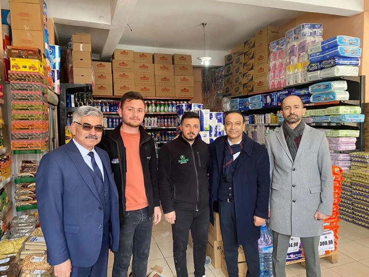 Milletvekili Özyürek Ulaş'ta Esnafla Bir Araya Geldi 