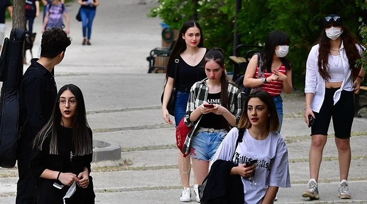 Seçimin Kaderini Değiştirecek Z Kuşağının Anketi Ortaya Çıktı