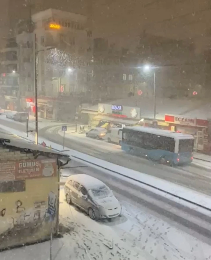 Sivas'ta Kar Yağışı Etkili Oldu