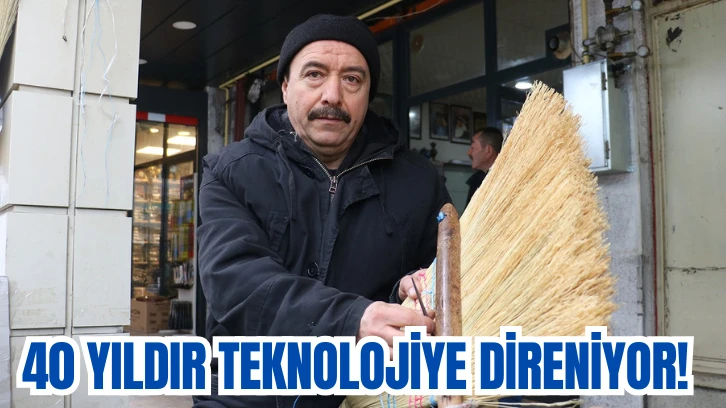 40 Yıldır Teknolojiye Direniyor! Talep Azalsa da Ot Süpürge Satıyor 