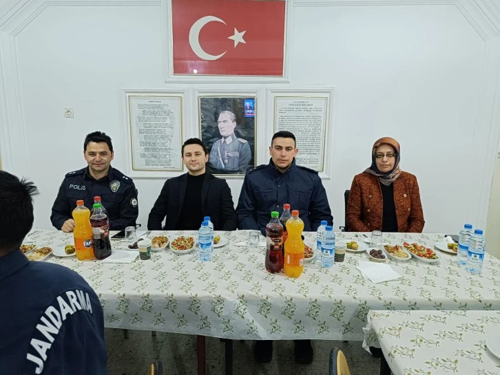 Ulaş Kaymakamı Emre Zafer Jandarma Personeli İle İftar Yaptı