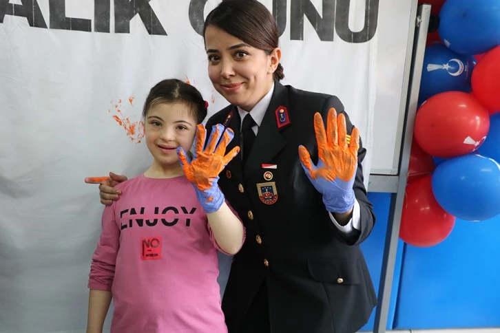 Sivas'ta Jandarmadan Anlamlı Ziyaret