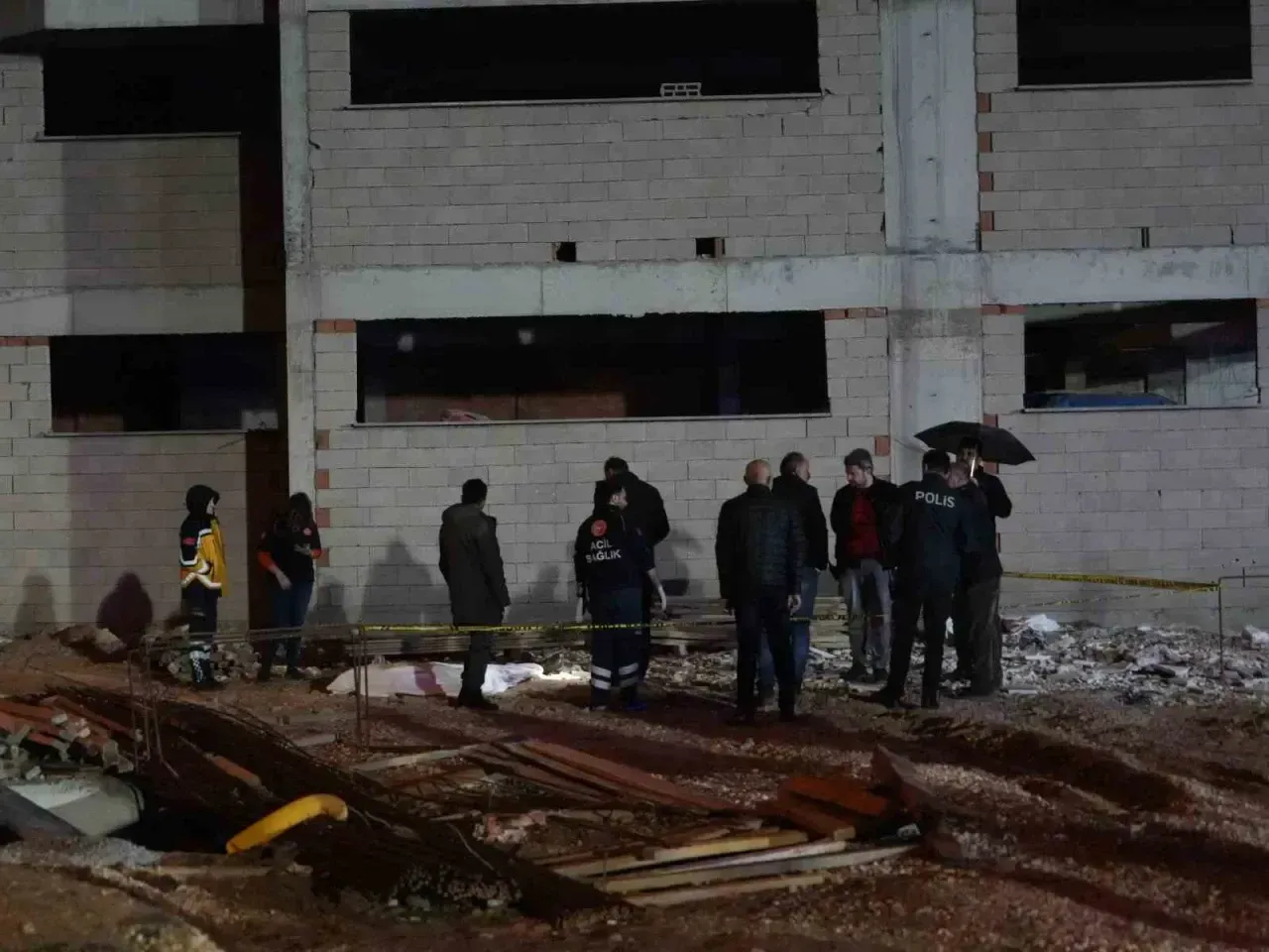 Teravihe giderken inşaatta ceset buldular